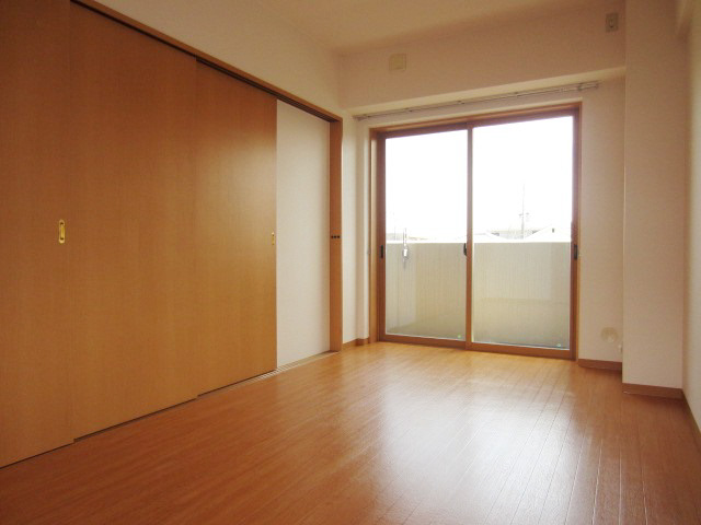 【寝室】