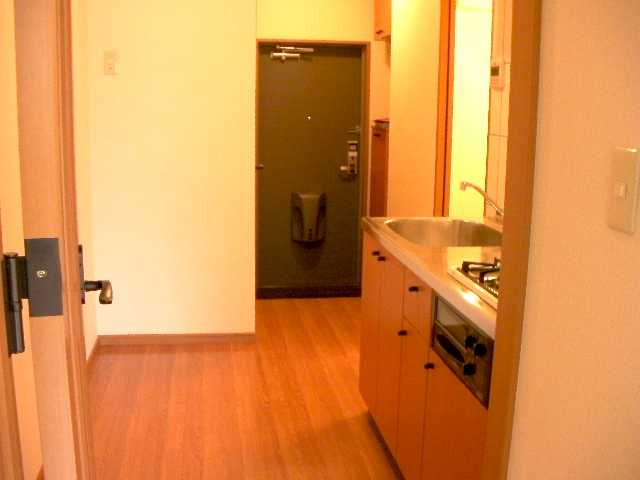 【玄関】 | パルティールＫ | 玄関からキッチン