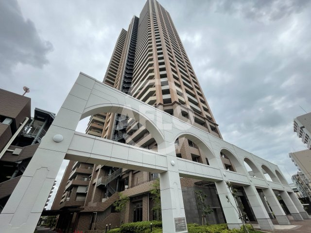 キングスクエアランドレックスC棟　市岡小学校の外観|キングスクエアランドレックスC棟　外観