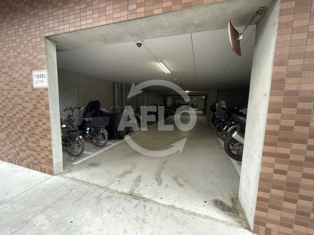 キングスクエアランドレックスC棟　市岡小学校の設備|キングスクエアランドレックスC棟　駐輪場・バイク置き場