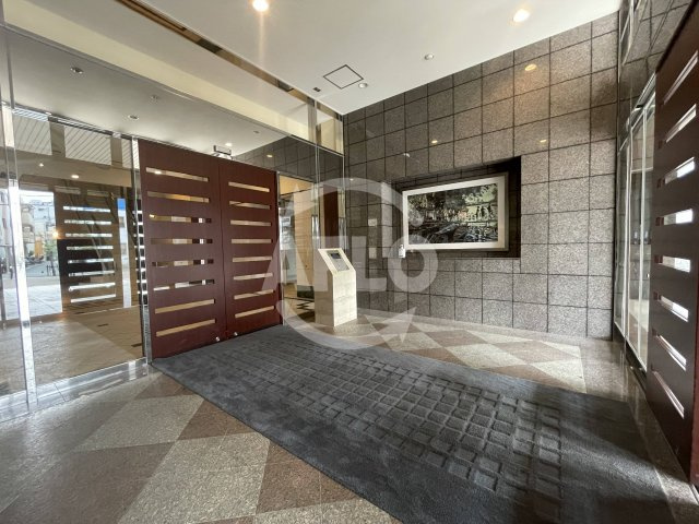 キングスクエアランドレックスC棟　市岡小学校のエントランス|キングスクエアランドレックスC棟　エントランス