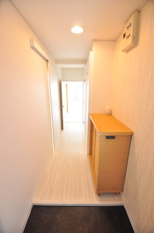 大阪市城東区関目３丁目の賃貸マンションの玄関