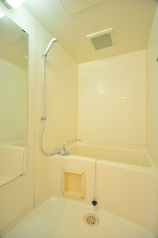 大阪市城東区関目３丁目の賃貸マンションの浴室