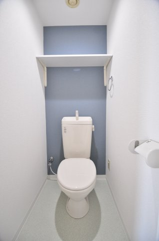 大阪市城東区関目３丁目の賃貸マンションのトイレ