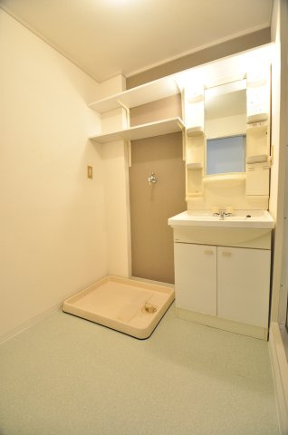 大阪市城東区関目３丁目の賃貸マンションの洗面所