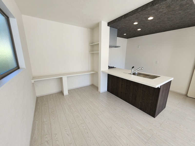 小牧市大字下末　新築戸建　3号棟の居間・リビング|ゆったりとしたリビングです