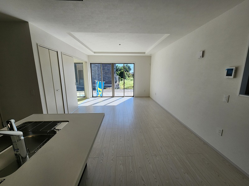 小牧市大字下末　新築戸建　3号棟の居間・リビング|ゆったりとしたリビングです