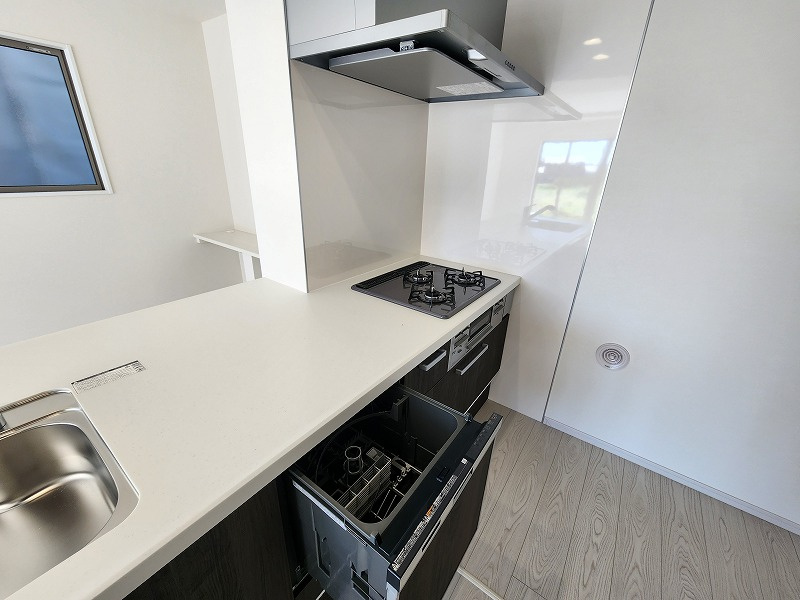 小牧市大字下末　新築戸建　3号棟のキッチン|食器洗い乾燥機つき