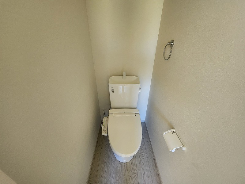 小牧市大字下末　新築戸建　3号棟のトイレ|2階のトイレです