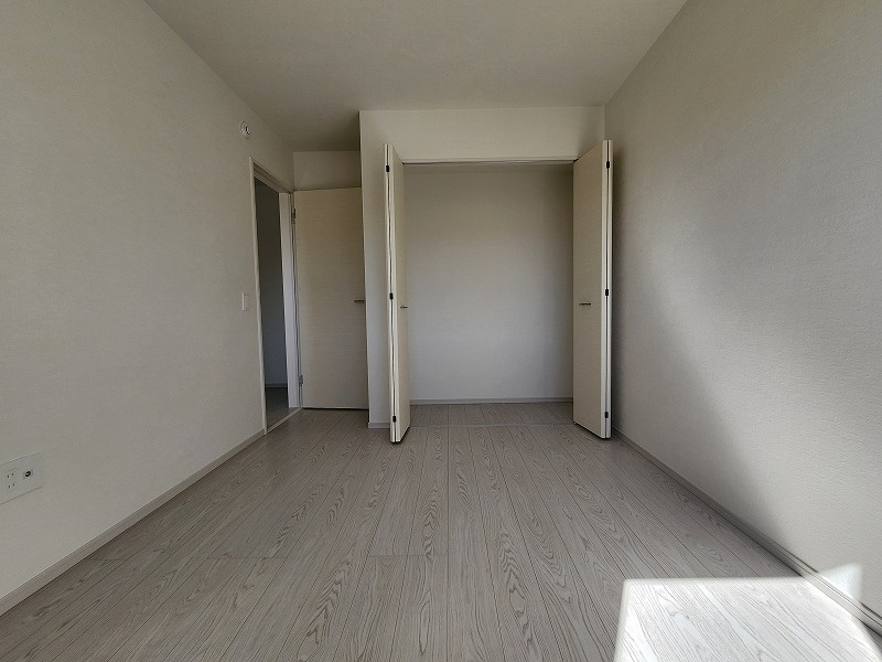 小牧市大字下末　新築戸建　3号棟の洋室|広々とした洋室です