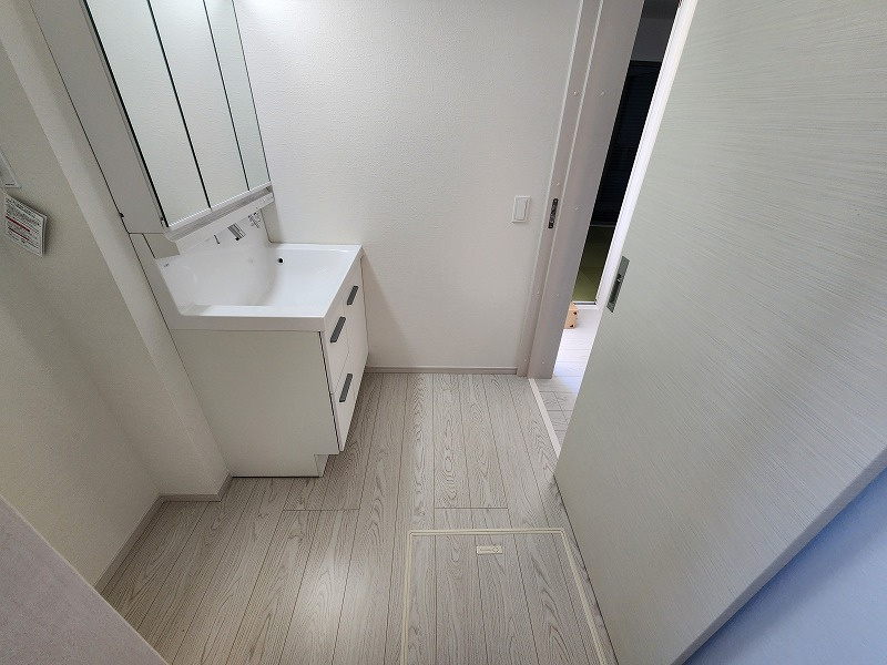 小牧市大字下末　新築戸建　3号棟の洗面所|ゆったりとスペースのある洗面所