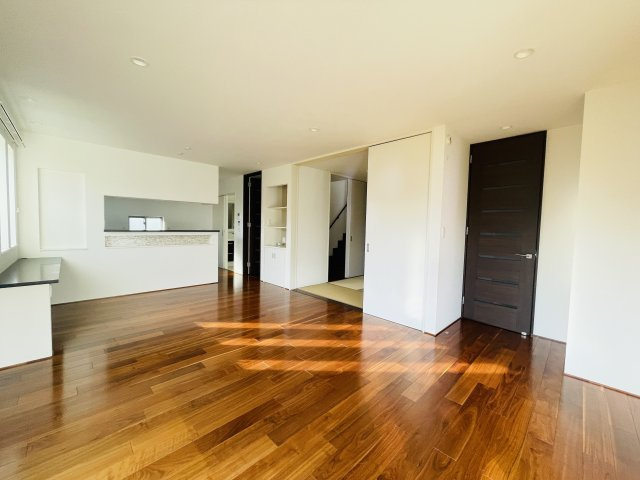 【居間・リビング】 | 熊谷市拾六間　中古戸建