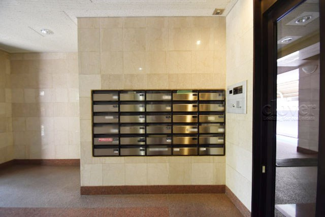 【設備】 | グリュック8二子玉川イーストウィング | 郵便物を受け入れる住民共用のポスト。「集合ポスト」とも呼びます。ここもまた、マンションの「顔」のひとつです。～即日のご見学可能～　お問合せはお気軽にどうぞ。
