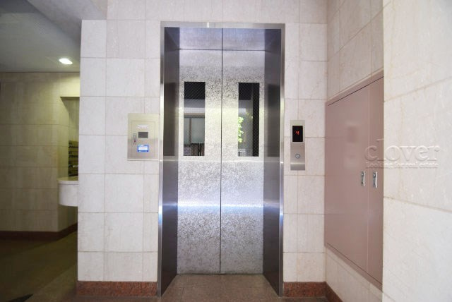 【設備】 | グリュック8二子玉川イーストウィング | 無いと困ってしまう設備の筆頭がエレベーター。定期的なメンテナンスが必要な大型機械です。よく整備されていることをご確認ください。～即日のご見学可能～　お問合せはお気軽にどうぞ。
