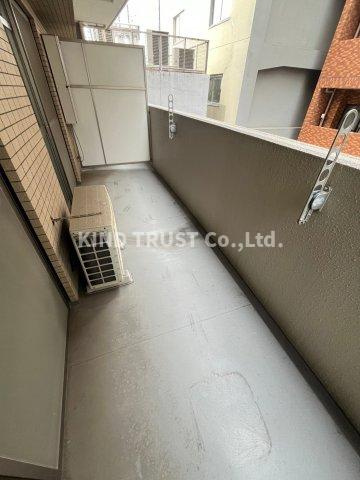 シェ・クララのバルコニー|バルコニーがあります