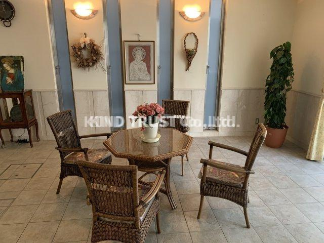 シェ・クララのロビー|毎日通るロビーはこのようになっています