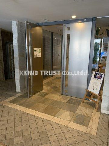 シェ・クララのエントランス|清潔なエントランスです