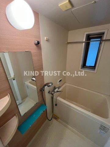 シェ・クララの浴室|コンパクトで使いやすいお風呂です