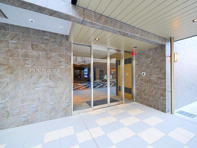 西大寺スクエアのエントランス