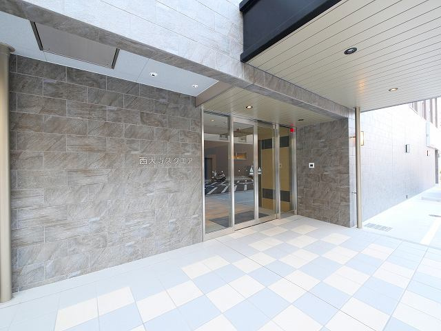 西大寺スクエアのエントランス