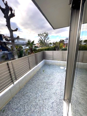 【庭】 | Livele Garden.S堺市南区槇塚台6期　1号棟 | お庭はガーデニングを楽しんだり、お子様が遊ぶちょっとしたスペースにも！内覧をご希望の際はお気軽にお電話ください。