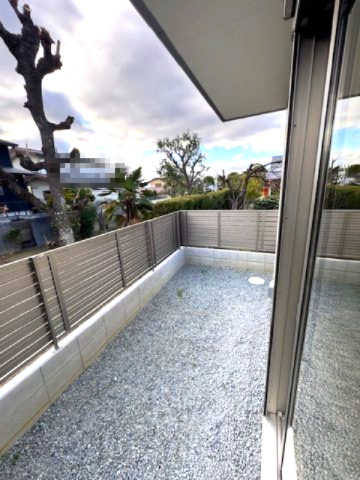 【庭】 | Livele Garden.S堺市南区槇塚台6期　1号棟 | お庭はガーデニングを楽しんだり、お子様が遊ぶちょっとしたスペースにも！内覧をご希望の際はお気軽にお電話ください。