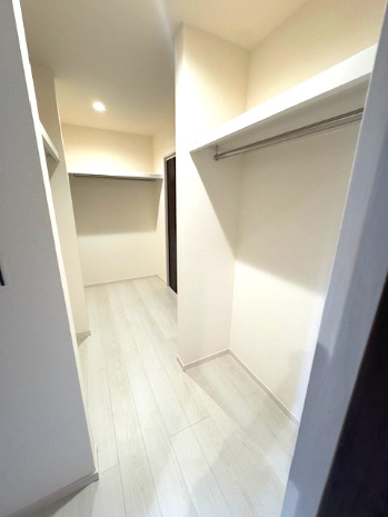 【収納】 | Livele Garden.S堺市南区槇塚台6期　1号棟 | 3WAY動線で家族の物を1つの場所に集約できる便利なファミリーCL！無駄の少ない動きで家事の負担も軽減。