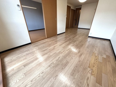 【居間・リビング】 | サンライズ・U | LDK12.8帖