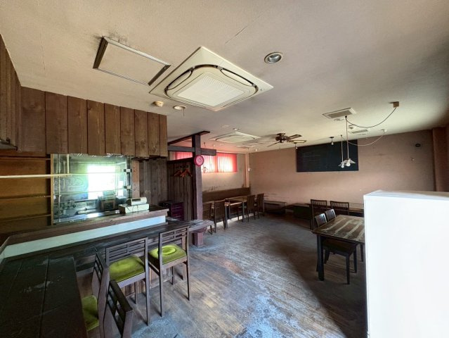 ペンギンの内装