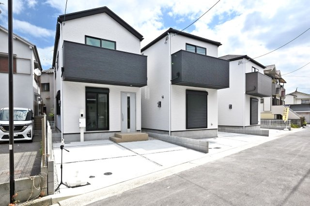 テラシエ下坂部2丁目新築一戸建て全3区画│4LDK+駐車2台可(車種制限有)の外観|JR神戸線「尼崎」駅徒歩15分の立地に全3区画の新築戸建が登場◎いよいよ完成致しました！皆様からのご連絡を心よりお待ちしております。