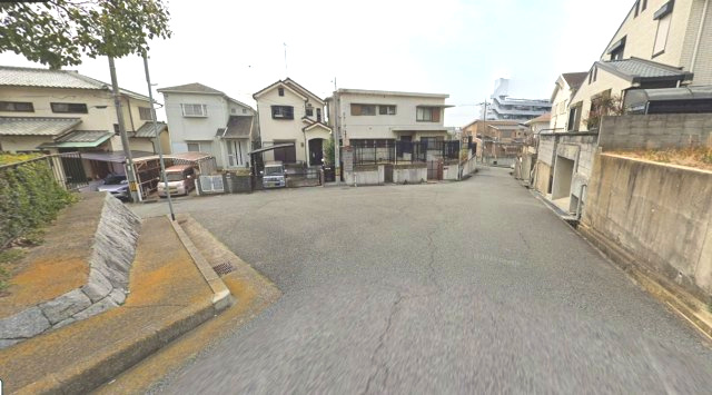 神戸市垂水区つつじが丘　売り土地の前面道路含む現地写真|北東側は目の前公園です