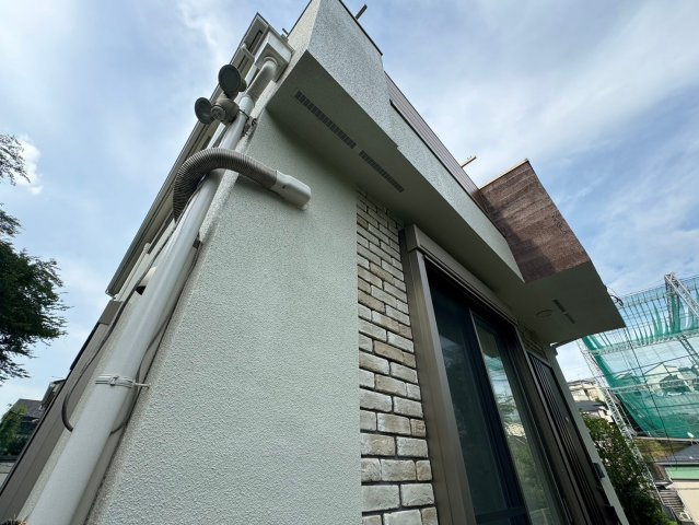 落ち着いた雰囲気の外観です