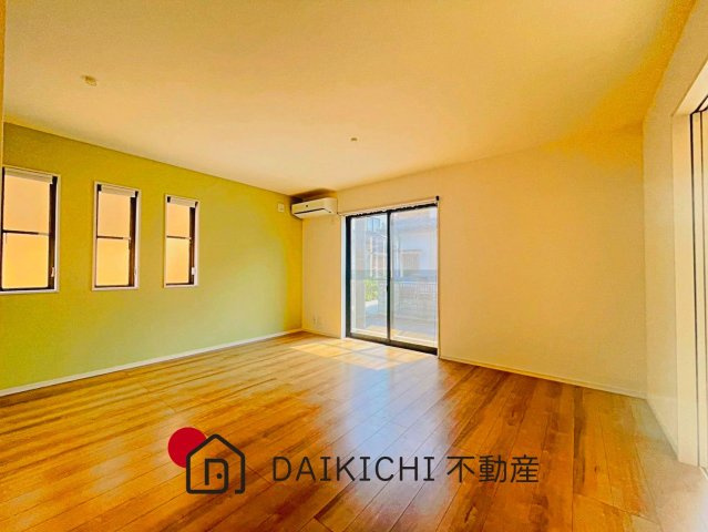 【居間・リビング】 | 鴻巣市小松1丁目　中古戸建