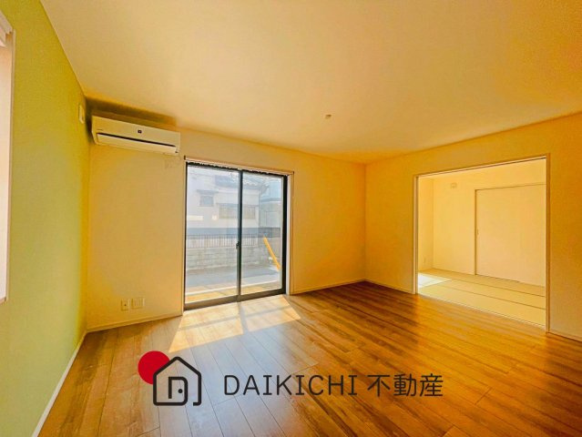 【居間・リビング】 | 鴻巣市小松1丁目　中古戸建