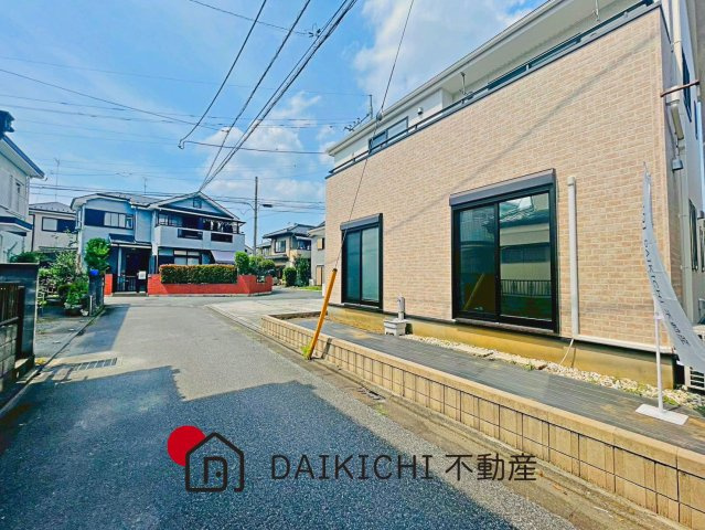 【前面道路含む現地写真】 | 鴻巣市小松1丁目　中古戸建