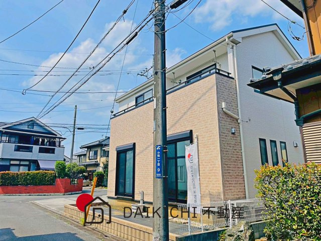 【前面道路含む現地写真】 | 鴻巣市小松1丁目　中古戸建