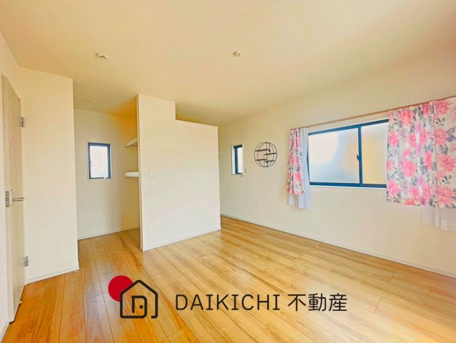 【居間・リビング】 | 鴻巣市小松1丁目　中古戸建