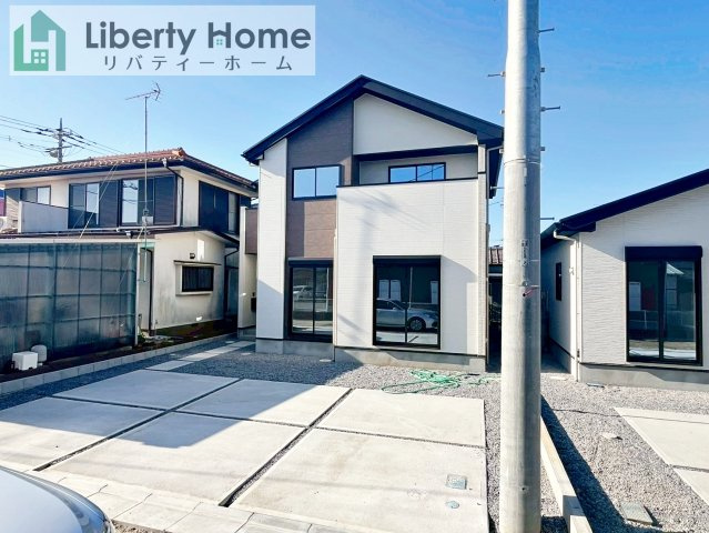 土浦市摩利山新田１期　新築戸建　１号棟の前面道路含む現地写真