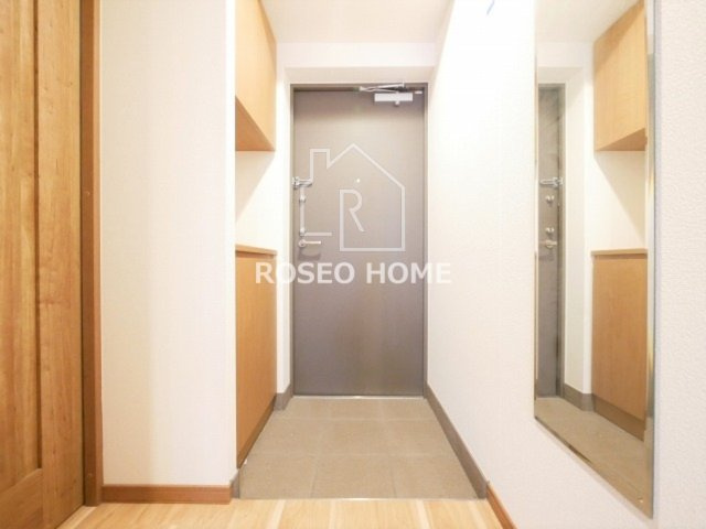 和宏一輝の玄関|同マンション別部屋：参考写真