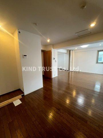 カサビアンカの居間・リビング|こちらのリビングで趣味の時間をお楽しみください