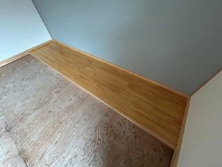 【内装】 | 亀幸園ハイツ | 和室（畳替え中）：タンス等、配置