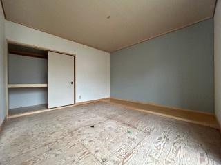 【和室】 | 亀幸園ハイツ | 和室（畳替え中）、天井もクロス張替えでおしゃれな一室！