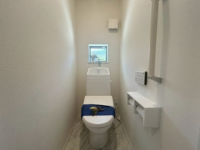 【価格改定】長岡京市滝ノ町2丁目　のトイレ|1階トイレ