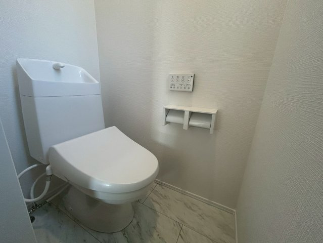 【価格改定】長岡京市滝ノ町2丁目　のトイレ|2階トイレ