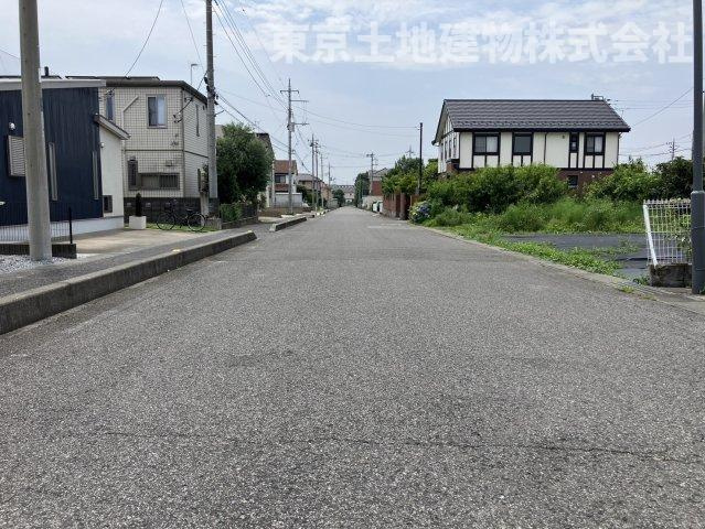 伊勢崎市茂呂町売地の前面道路含む現地写真