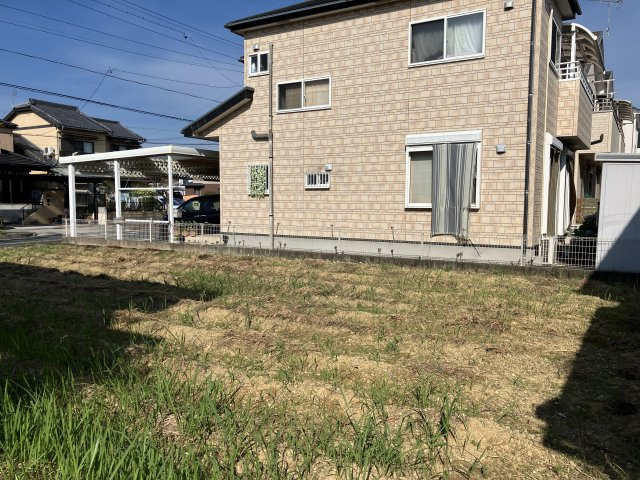 売地　豊橋市飯村南五丁目の前面道路含む現地写真