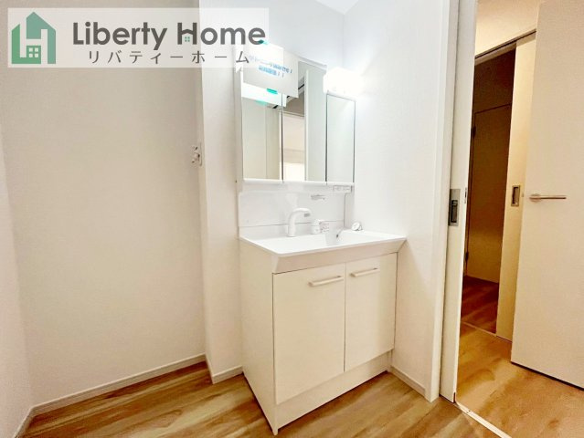 土浦市摩利山新田１期　新築戸建　2号棟の独立洗面台