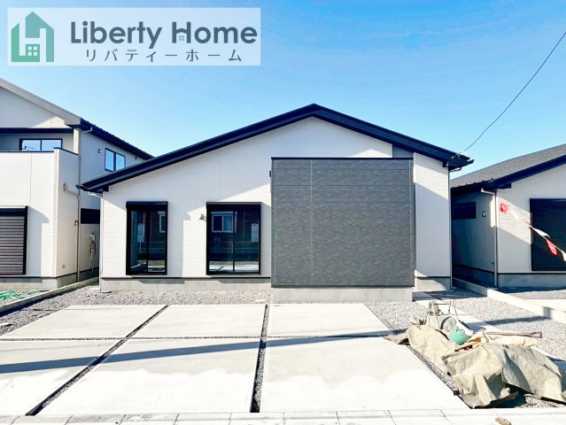 土浦市摩利山新田１期　新築戸建　2号棟の外観|ご予約をいただければ、『平日の空いた時間』『周辺物件まとめて見たい』『1件だけ見たい』ももちろん可能です♪
お気軽にお問合せください♪