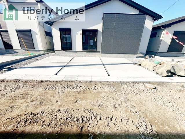 土浦市摩利山新田１期　新築戸建　2号棟の駐車場