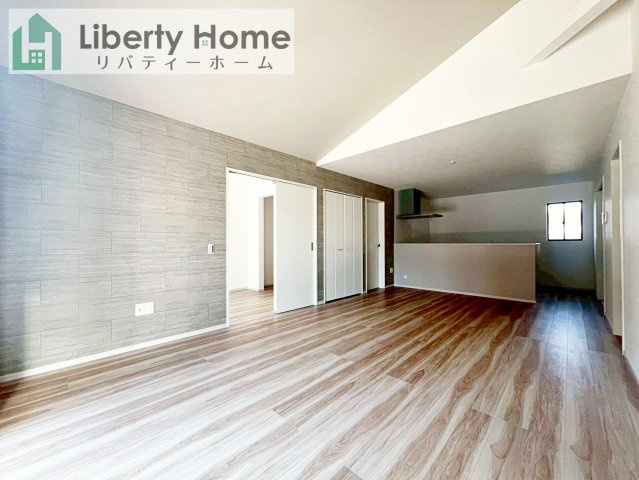 土浦市摩利山新田１期　新築戸建　2号棟の居間・リビング